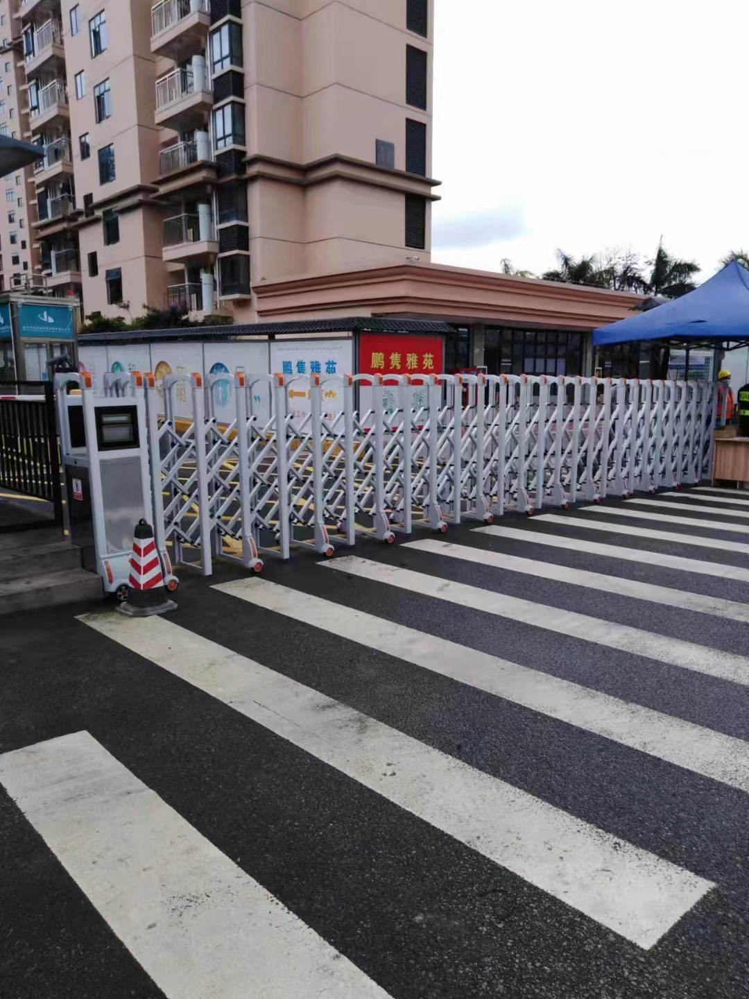 石家莊電動門、石家莊小區(qū)電動門、石家莊小區(qū)電動伸縮門、石家莊小區(qū)電動伸縮門安裝